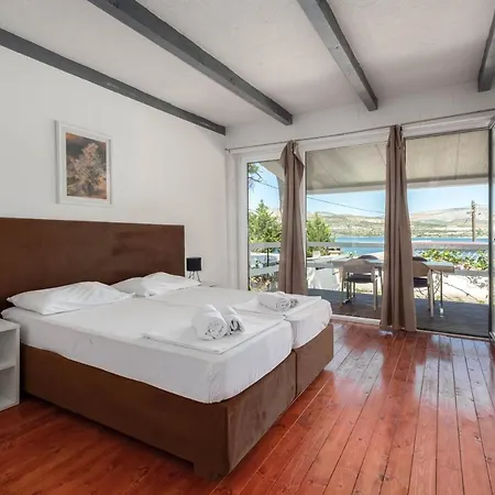 Beach House Mobile Home Sv Kriz Chalet Trogir